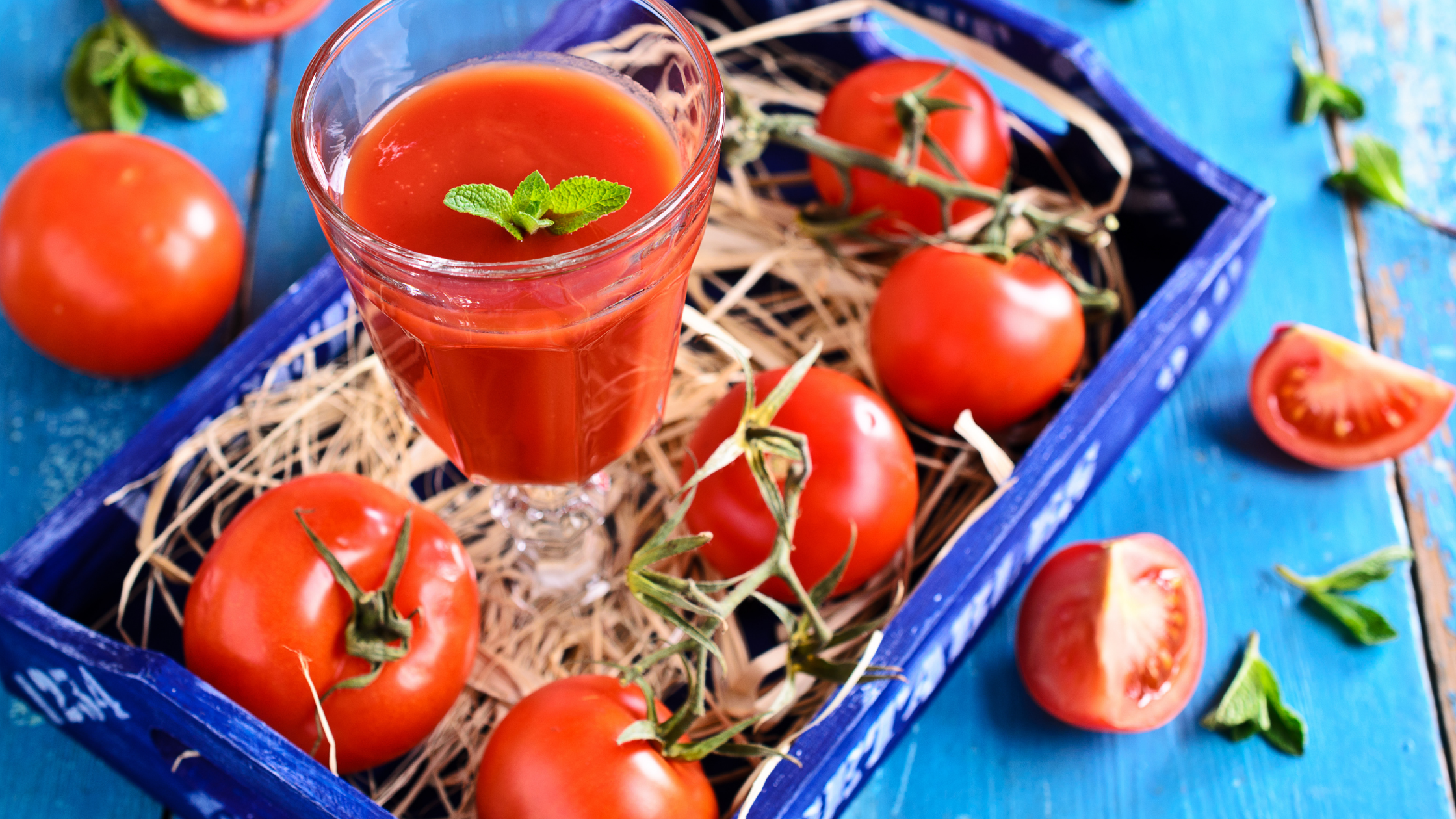 12 Powerful Health Benefits Of Tomatoes And Its Juice.