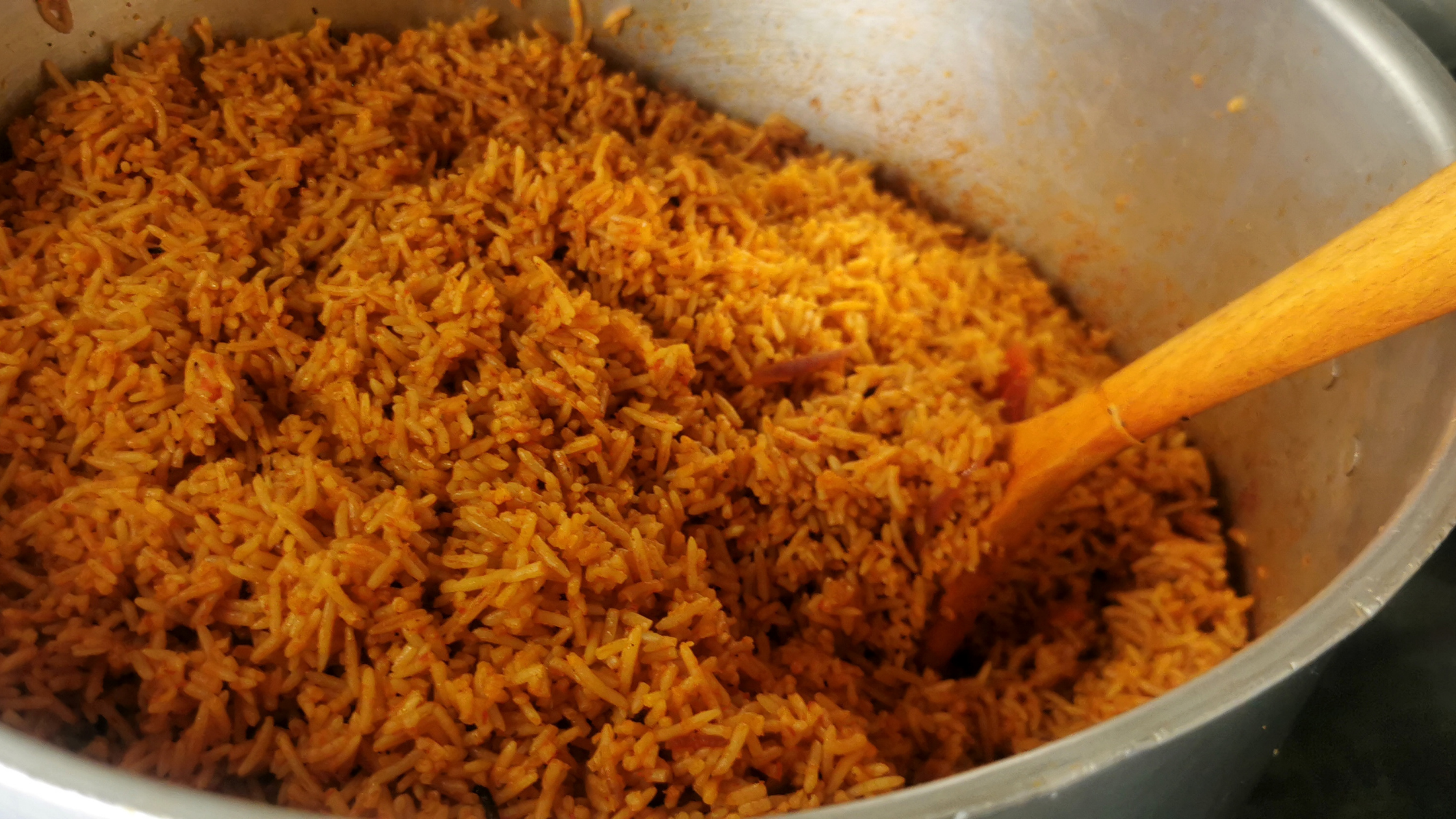 Jollof Rice Recipe: Smoky Jollof - Yummieliciouz